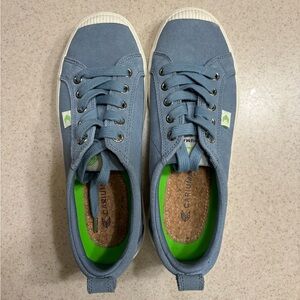 Cariuma OCA low Slate Blue suede sneakers